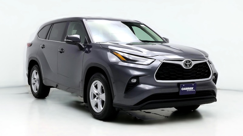 2024 Toyota Highlander LE Hero Image