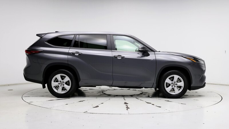 2024 Toyota Highlander LE 7