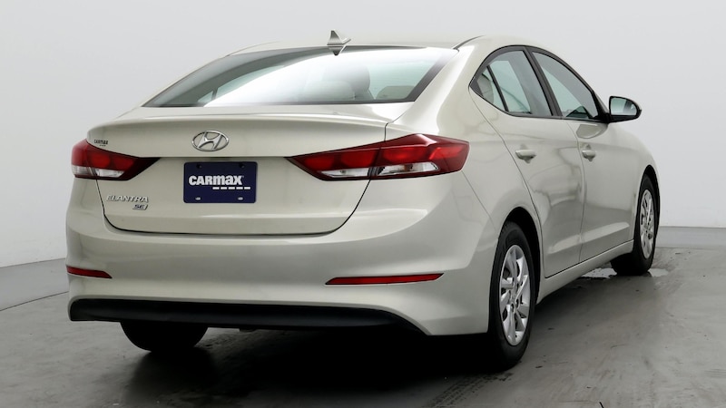 2017 Hyundai Elantra SE 8