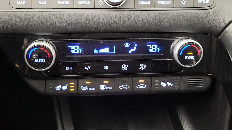 2023 Hyundai Elantra Limited Edition 16