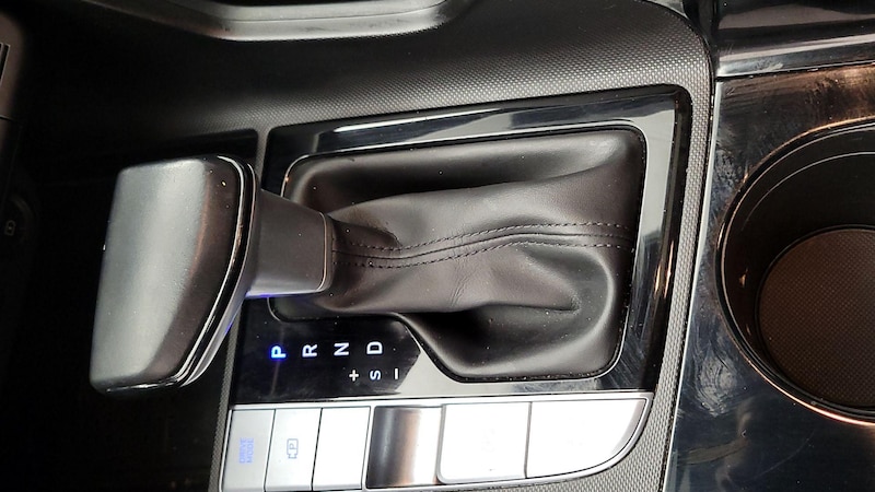 2023 Hyundai Elantra Limited Edition 17