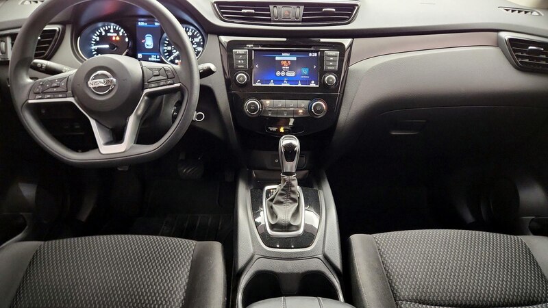 2020 Nissan Rogue Sport S 9