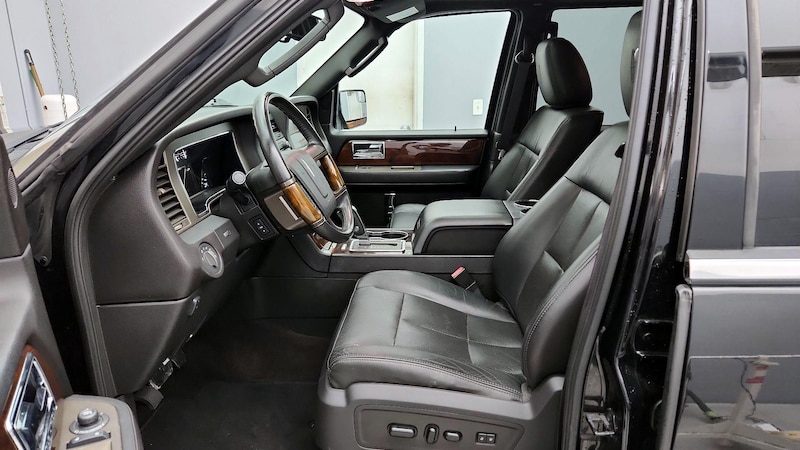 2014 Lincoln Navigator  11