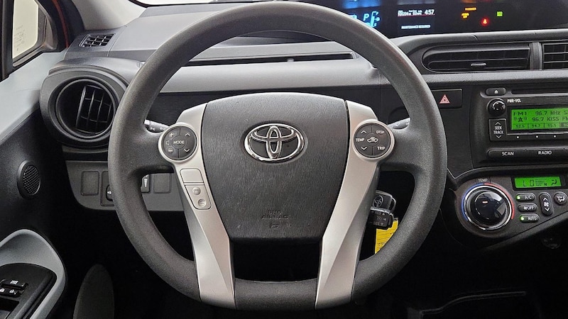 2014 Toyota Prius c One 10