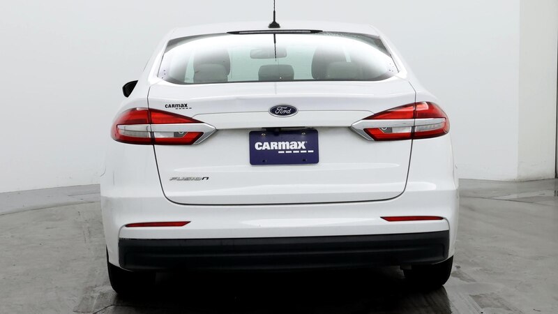 2019 Ford Fusion S 6