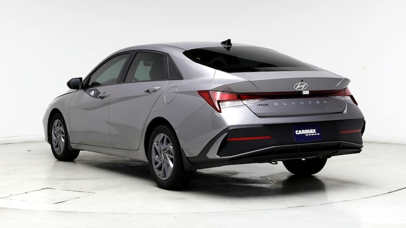 2024 Hyundai Elantra SEL 2