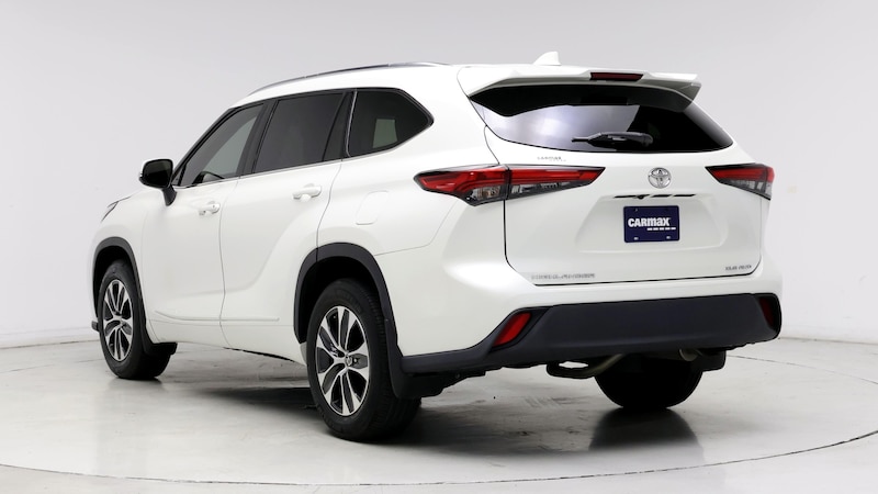 2021 Toyota Highlander XLE 2