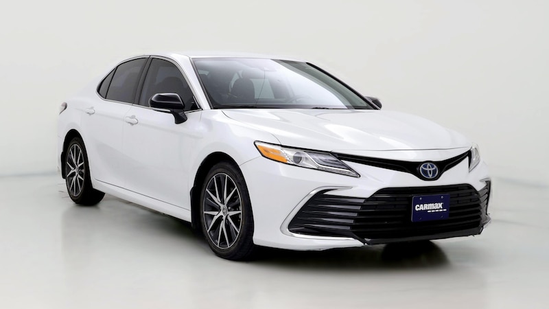 2022 Toyota Camry XLE Hero Image