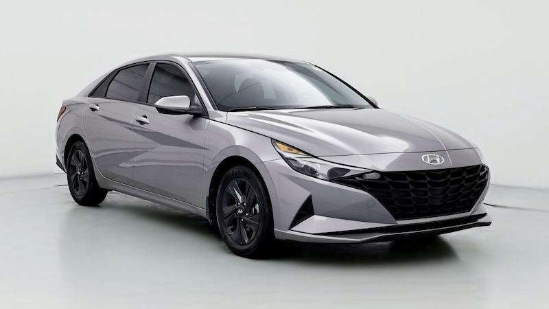 2022 Hyundai Elantra SE Hero Image