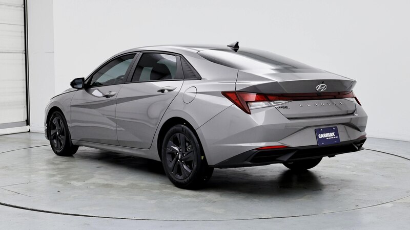 2022 Hyundai Elantra SE 2