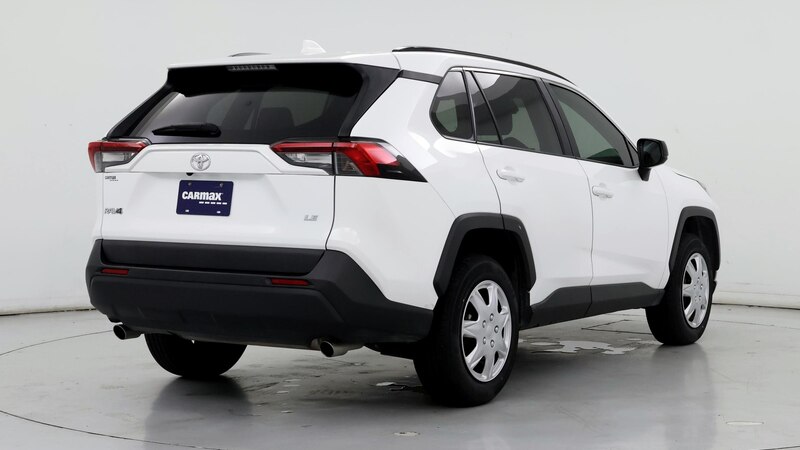 2019 Toyota RAV4 LE 8