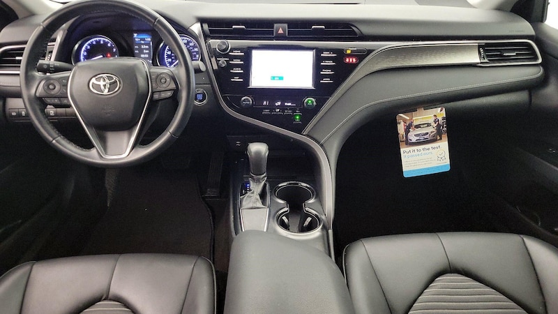 2019 Toyota Camry SE 9