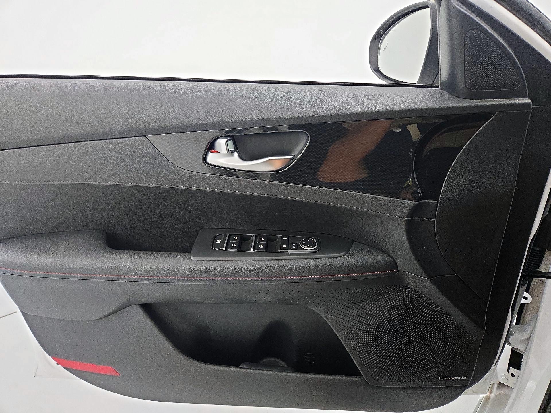 Thumbnail: 2023 Kia Forte - 12