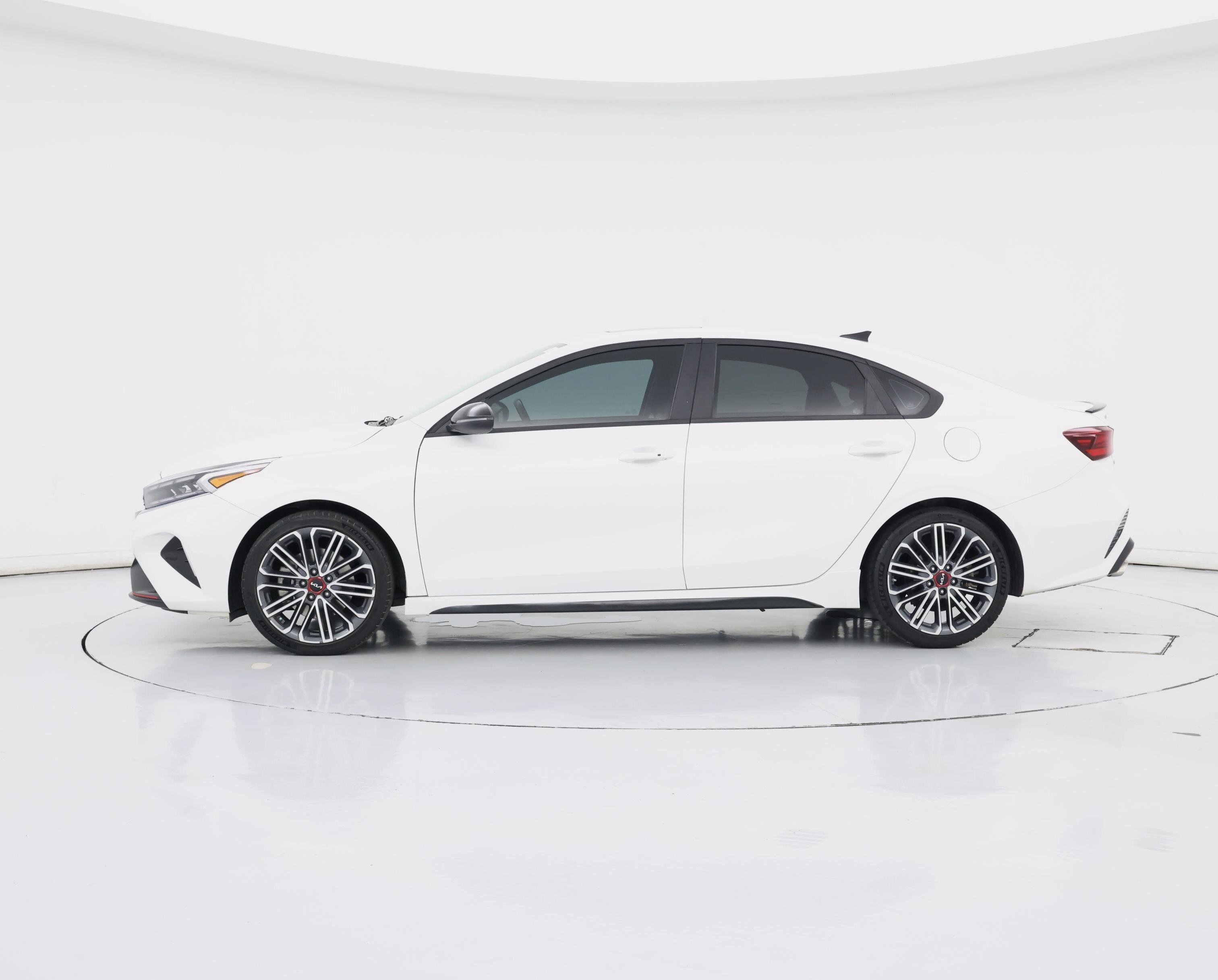Thumbnail: 2023 Kia Forte - 3