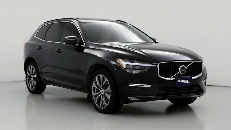 2022 Volvo XC60 B5 Momentum Hero Image