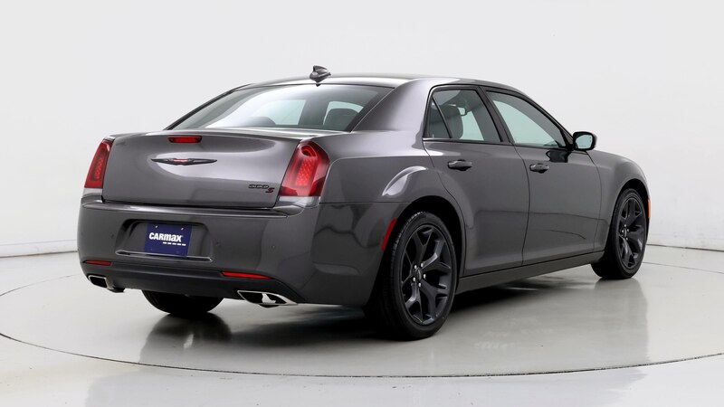 2023 Chrysler 300 S 8