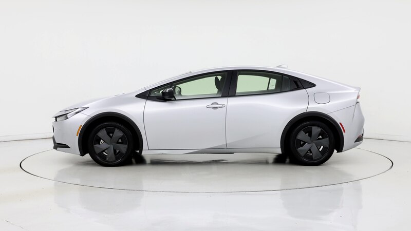 2024 Toyota Prius LE 3