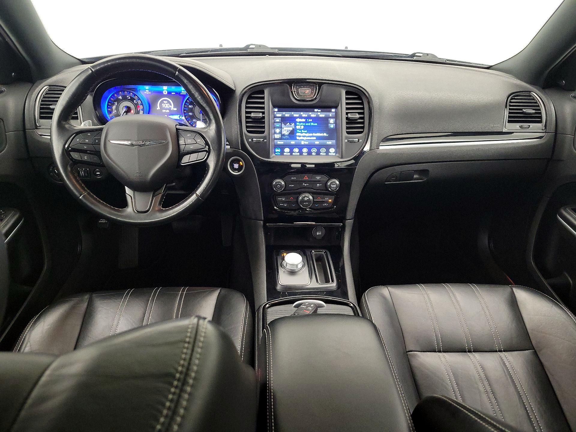 Thumbnail: 2022 Chrysler 300 - 9