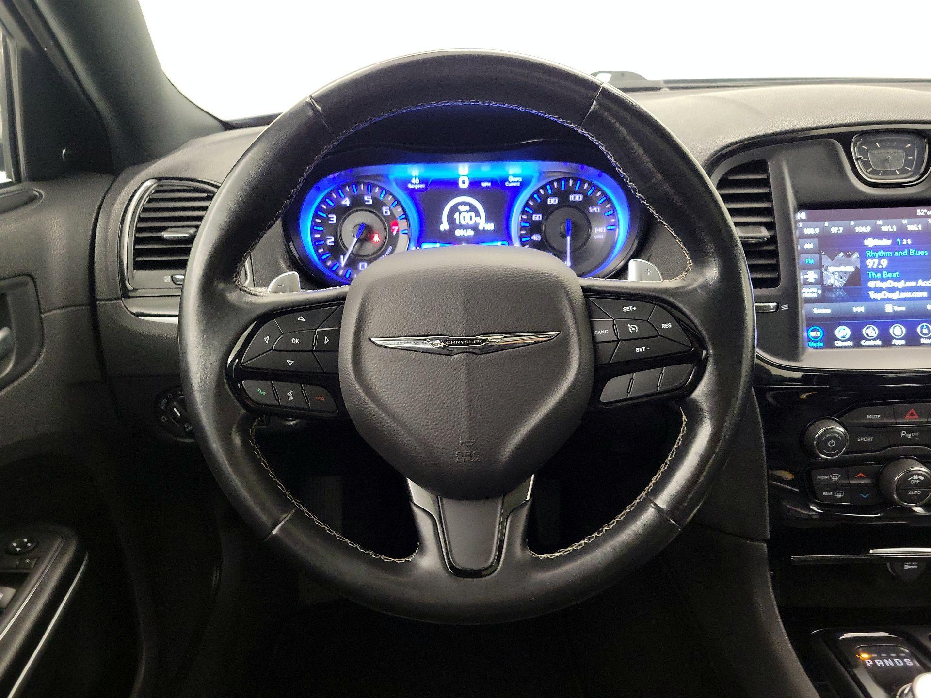 Thumbnail: 2022 Chrysler 300 - 10