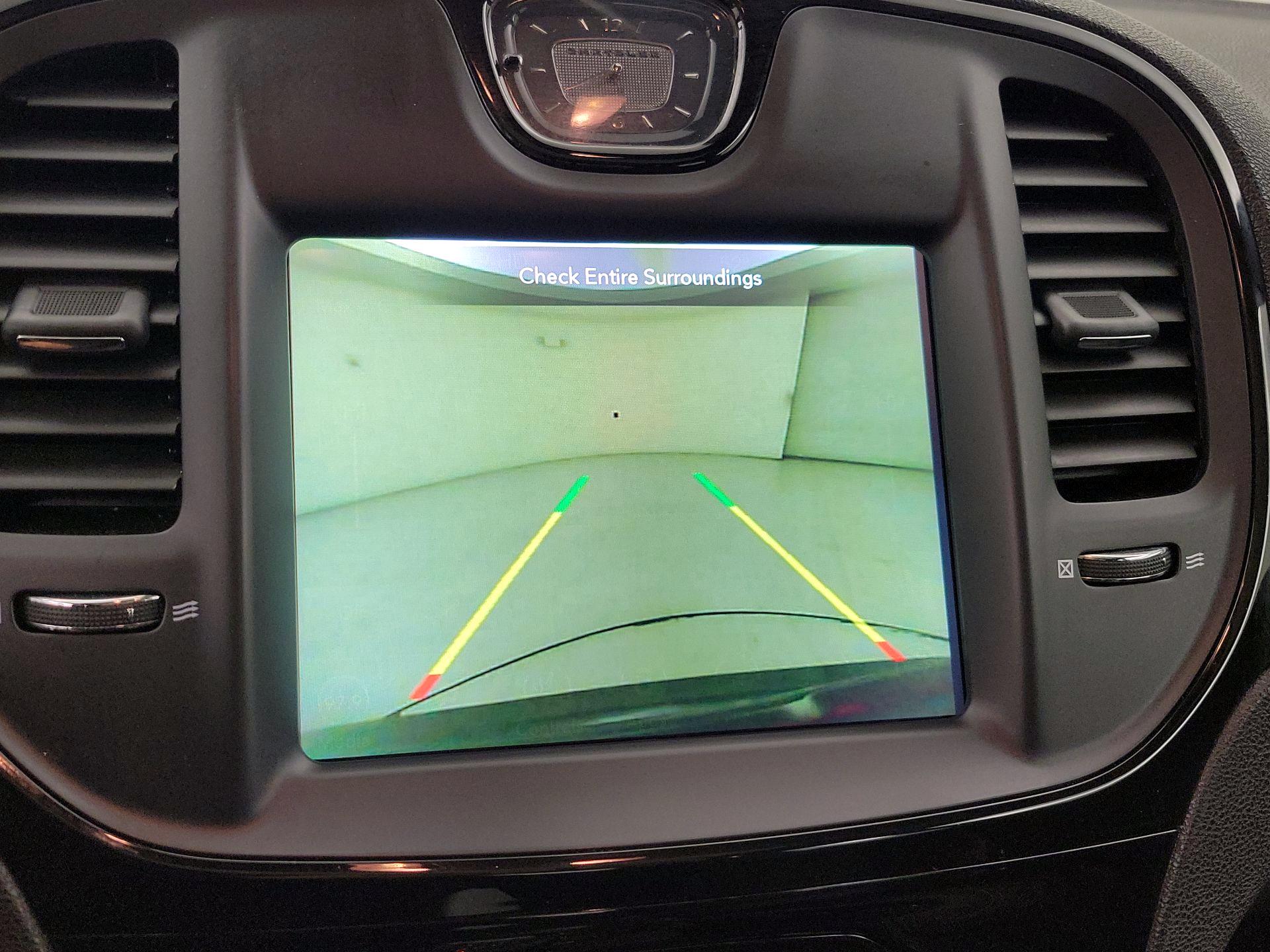 Thumbnail: 2022 Chrysler 300 - 14