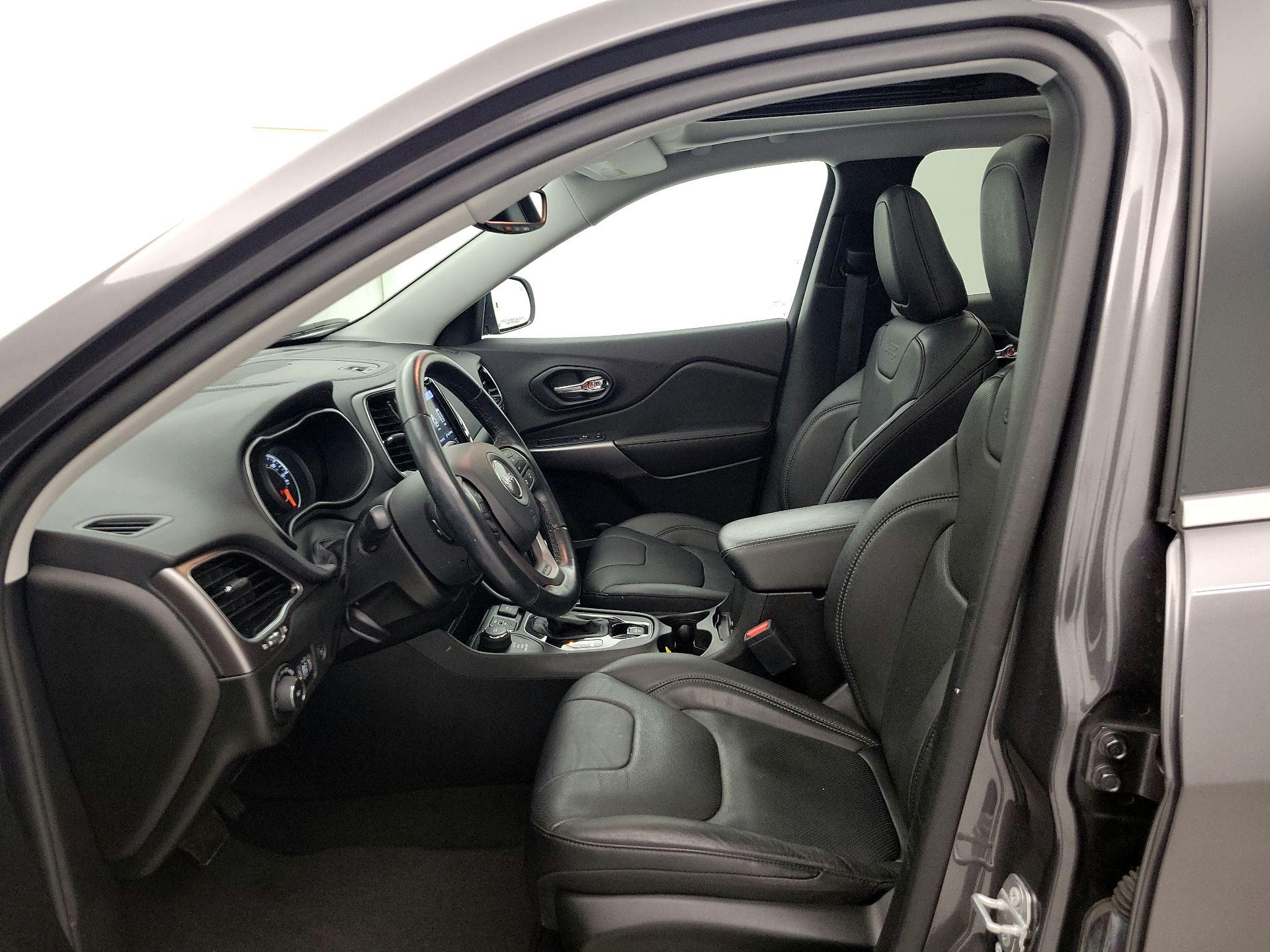 Thumbnail: 2021 Jeep Cherokee - 11