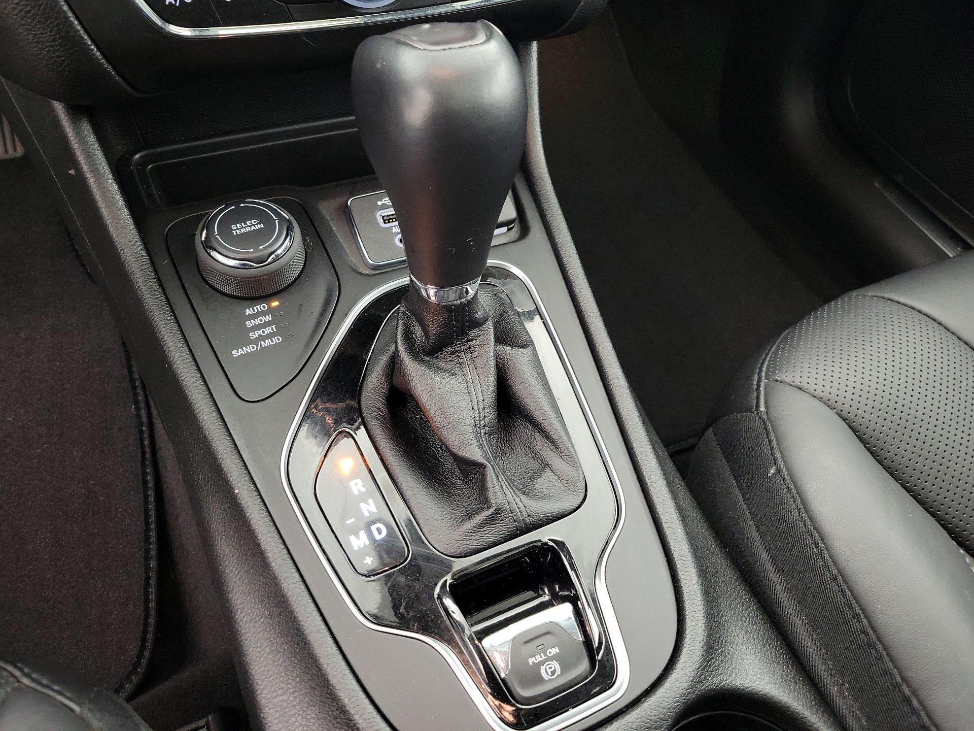 Thumbnail: 2021 Jeep Cherokee - 18