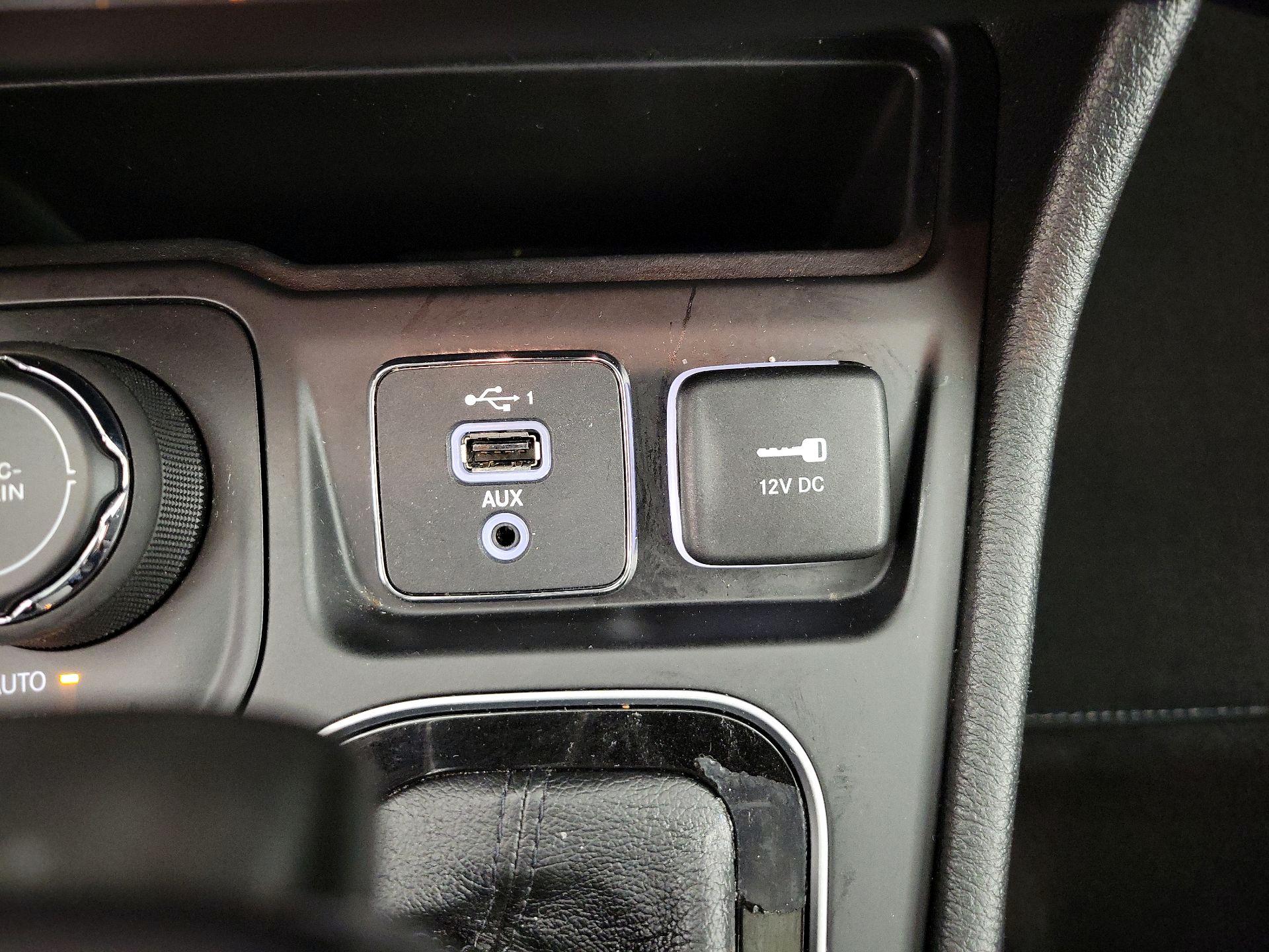 Thumbnail: 2021 Jeep Cherokee - 19