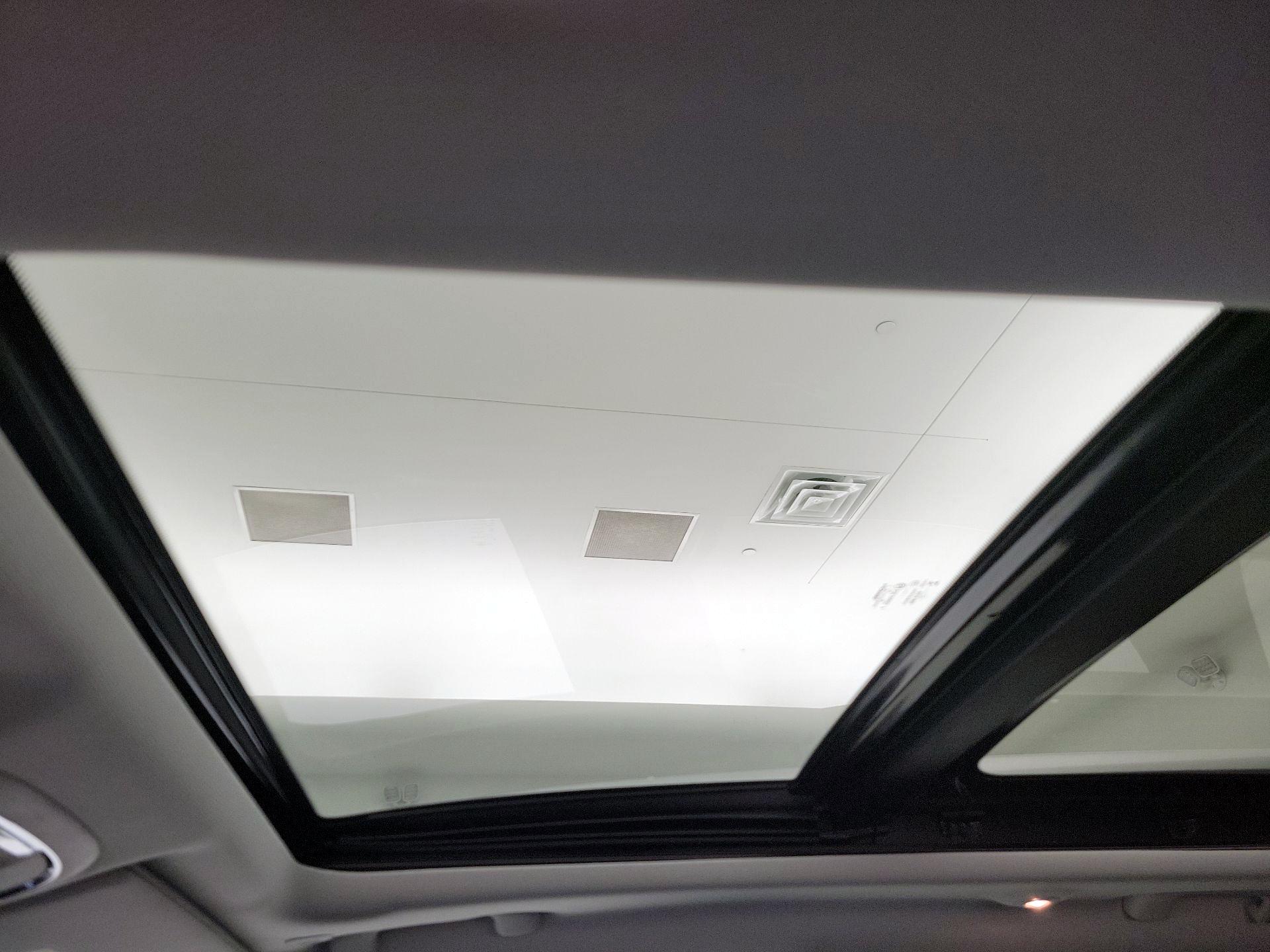 Thumbnail: 2021 Jeep Cherokee - 20