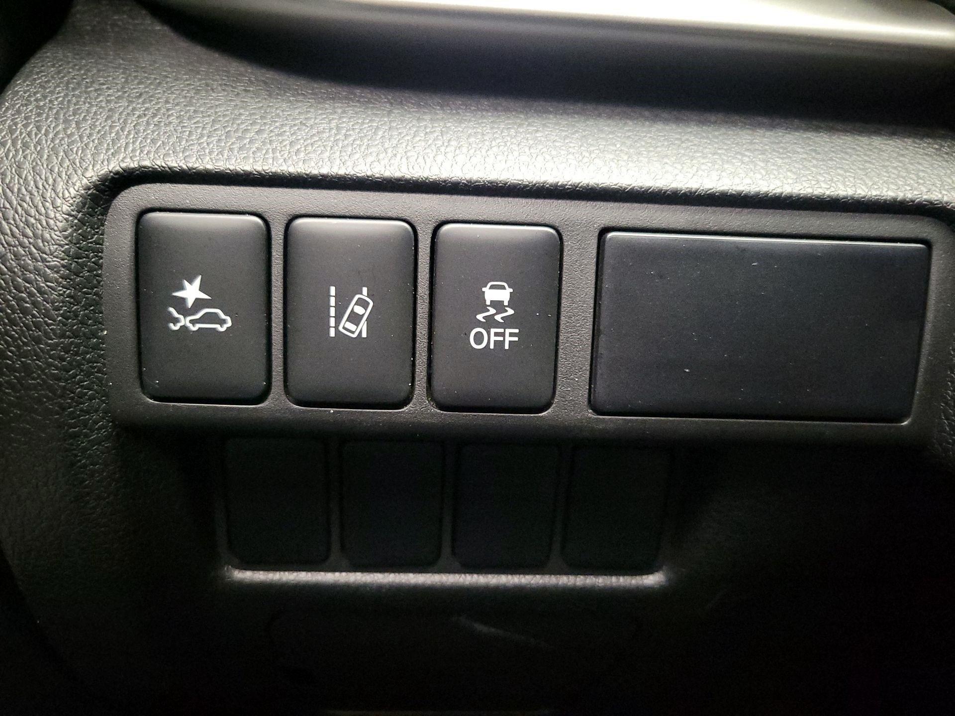 Thumbnail: 2023 Mitsubishi Eclipse Cross - 13