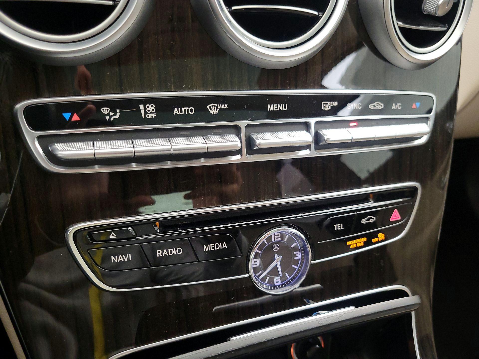 Thumbnail: 2016 Mercedes-Benz C-Class - 17