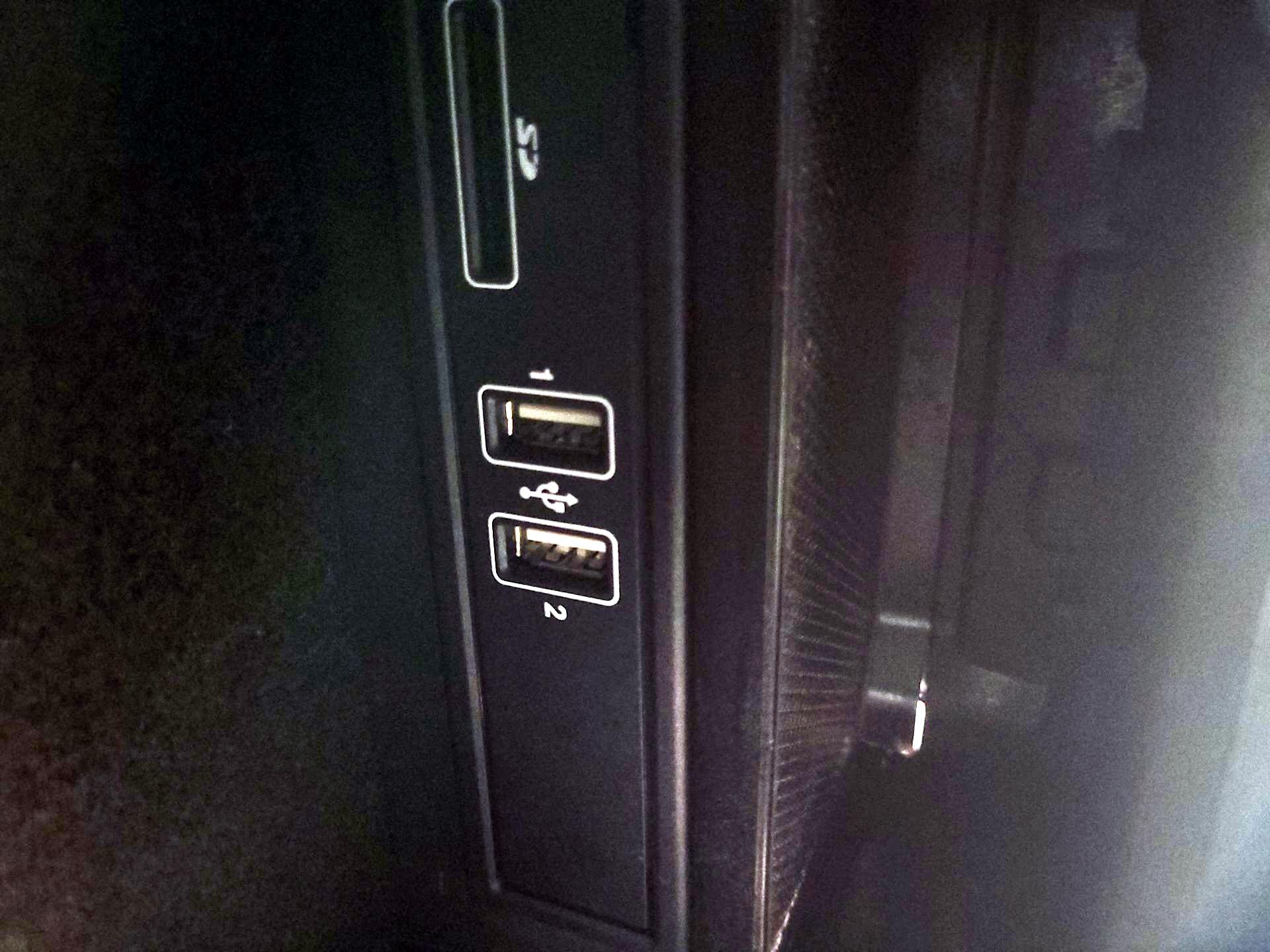 Thumbnail: 2016 Mercedes-Benz C-Class - 19