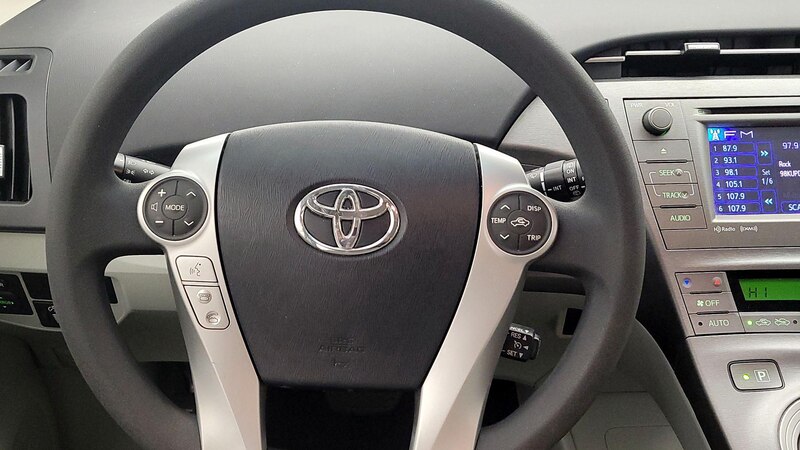 2014 Toyota Prius Three 10