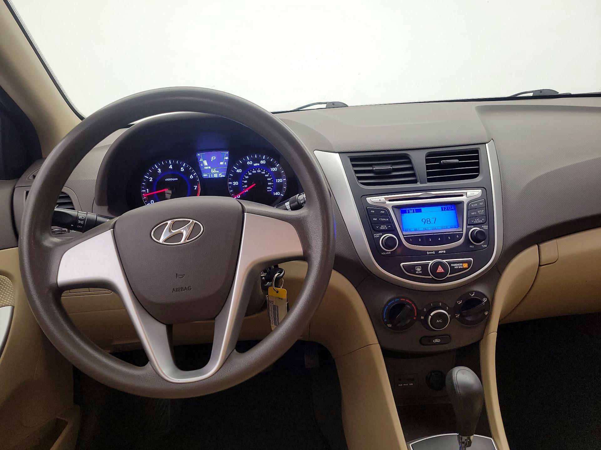 Thumbnail: 2013 Hyundai Accent - 10