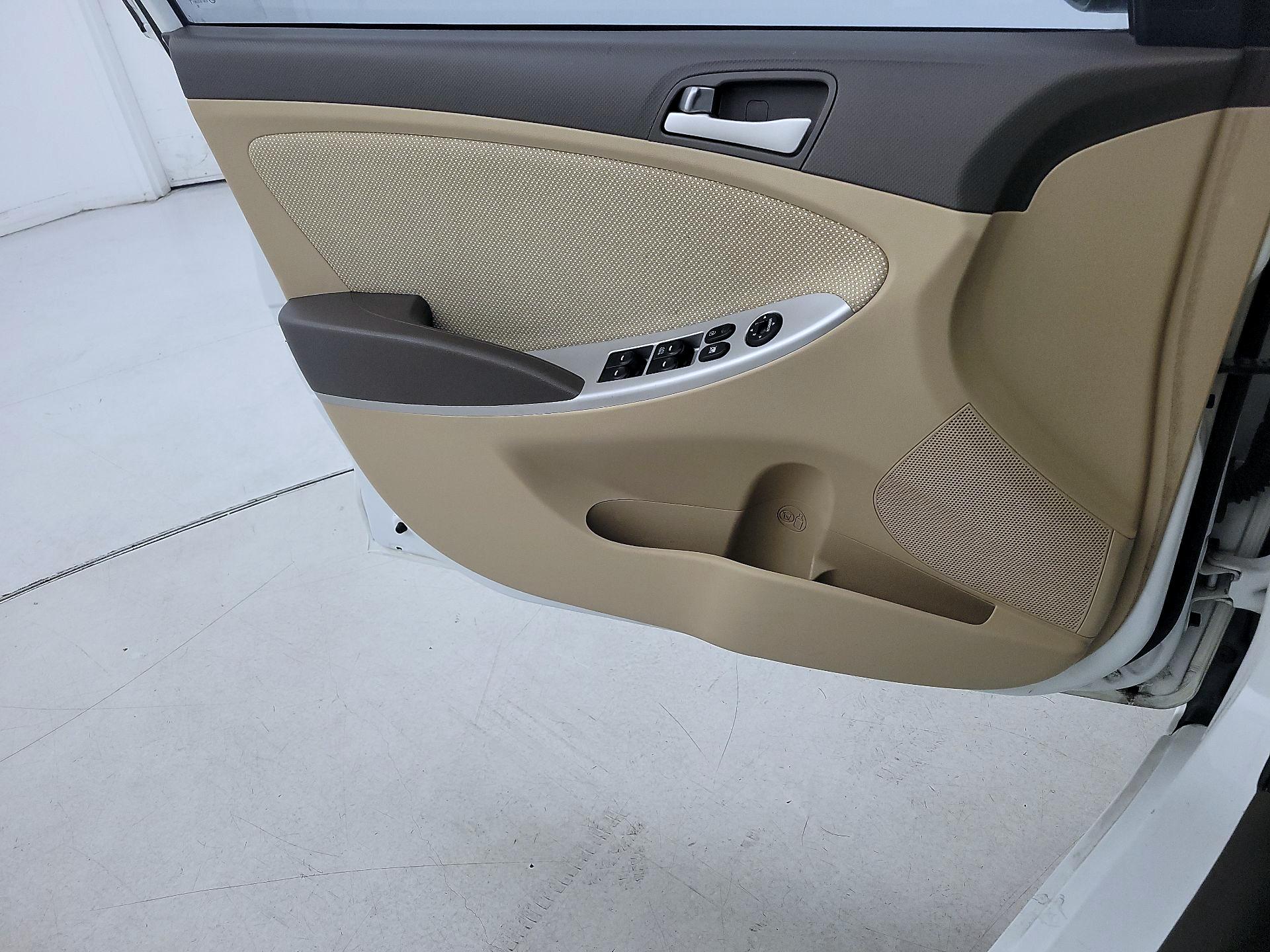 Thumbnail: 2013 Hyundai Accent - 12