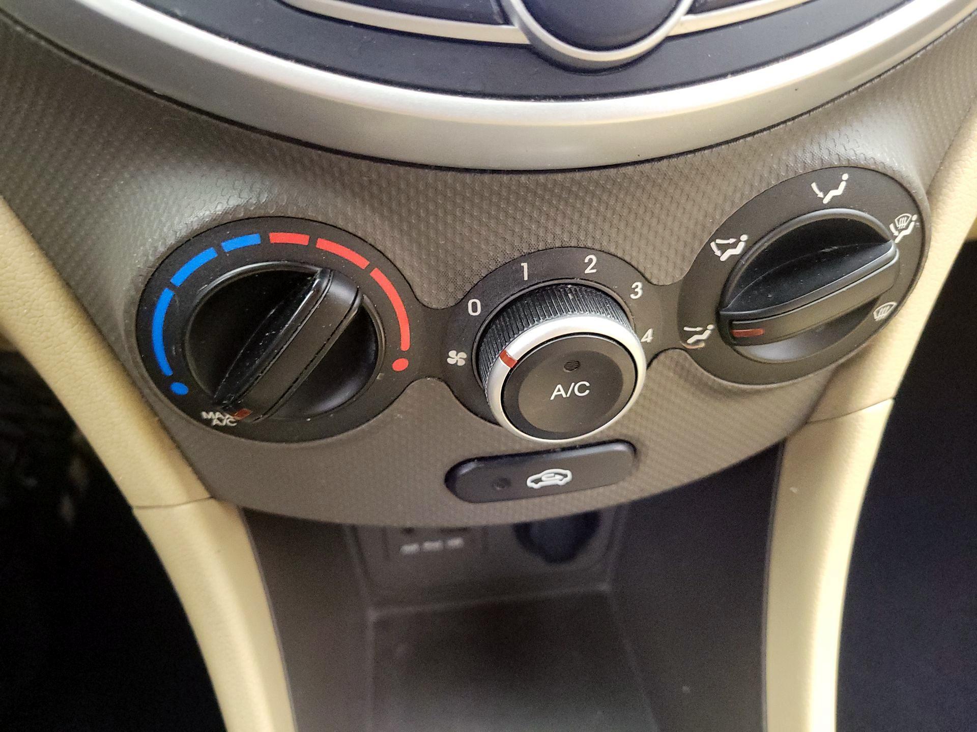 Thumbnail: 2013 Hyundai Accent - 15