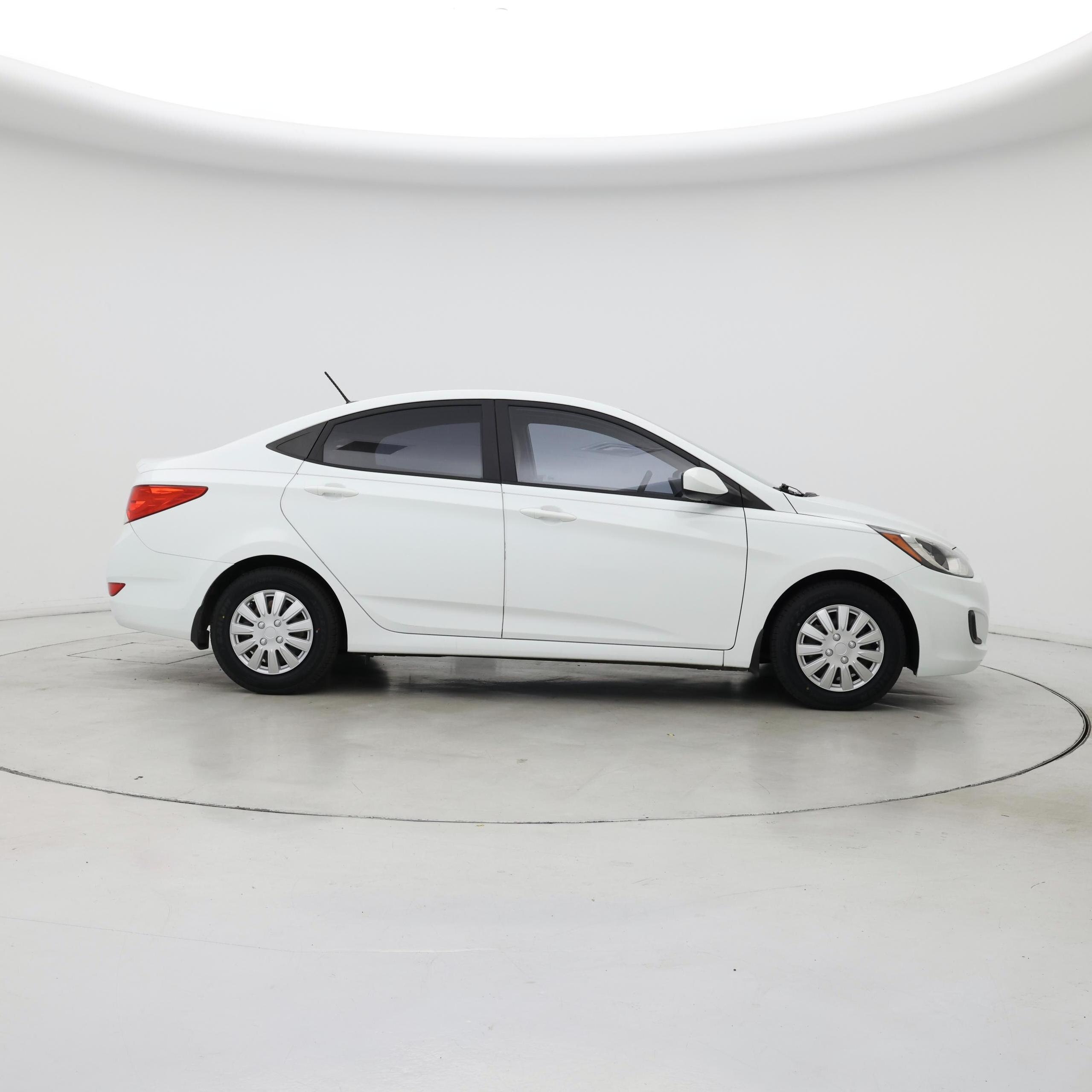 Thumbnail: 2013 Hyundai Accent - 7