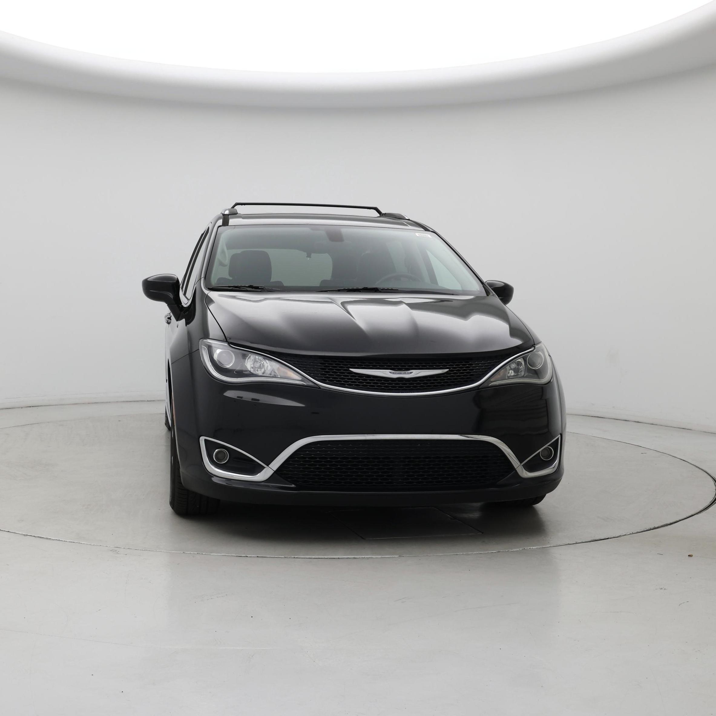 Thumbnail: 2018 Chrysler Pacifica - 5