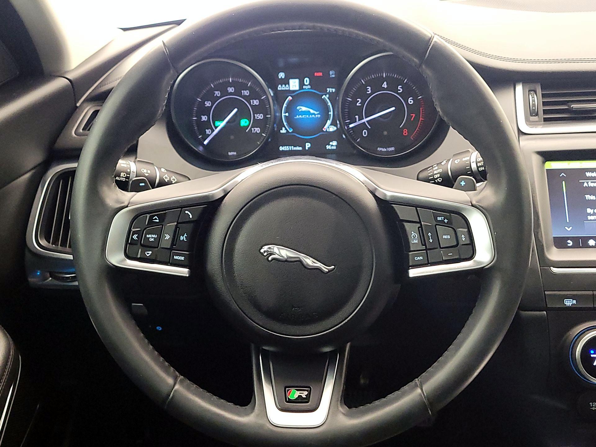 Thumbnail: 2019 Jaguar E-Pace - 10