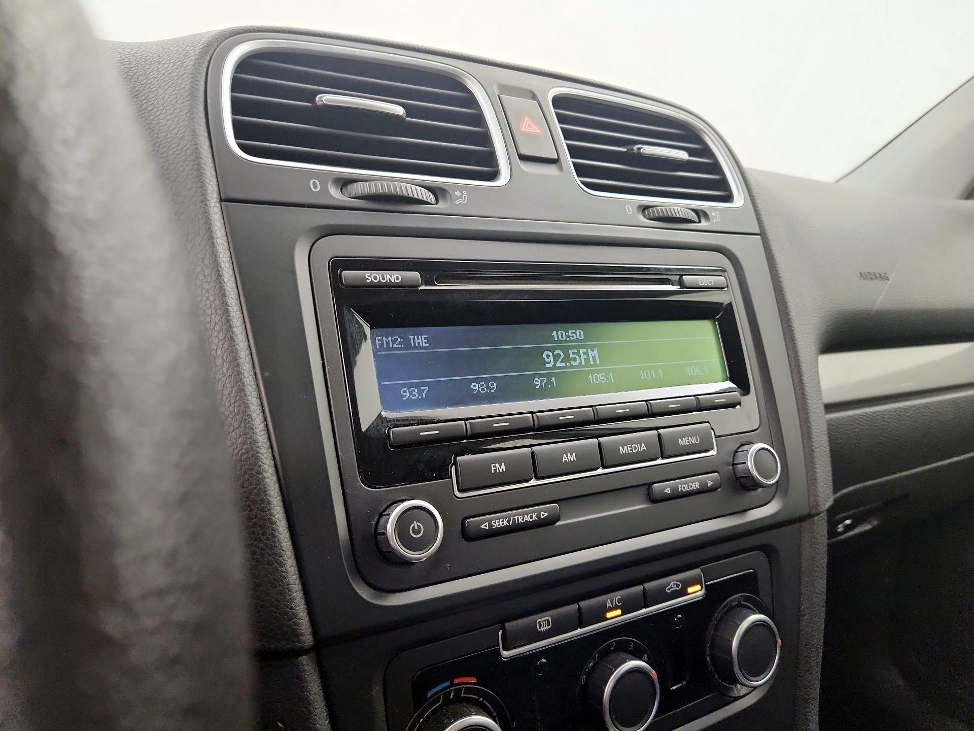Thumbnail: 2014 Volkswagen Golf - 14