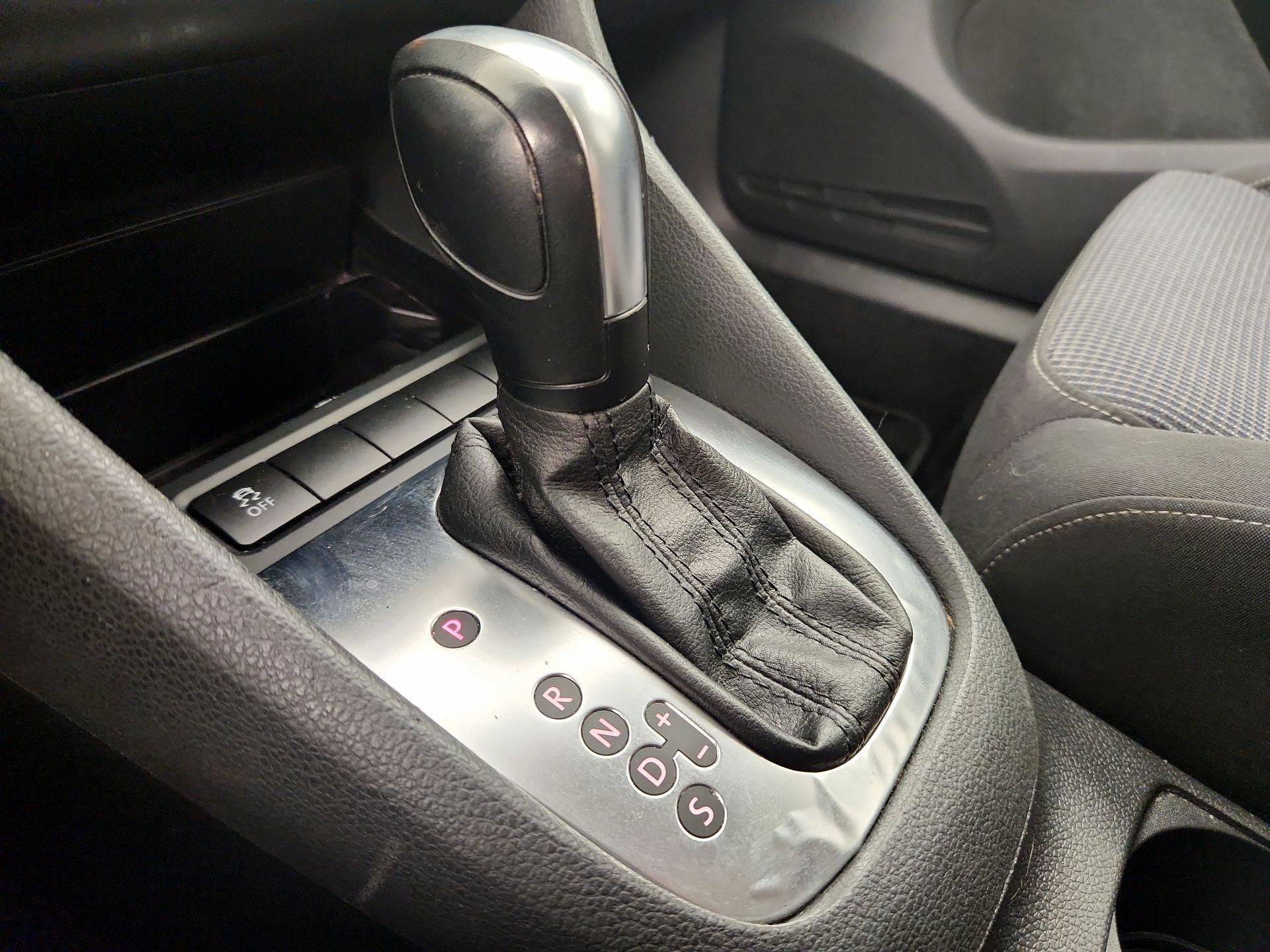 Thumbnail: 2014 Volkswagen Golf - 16