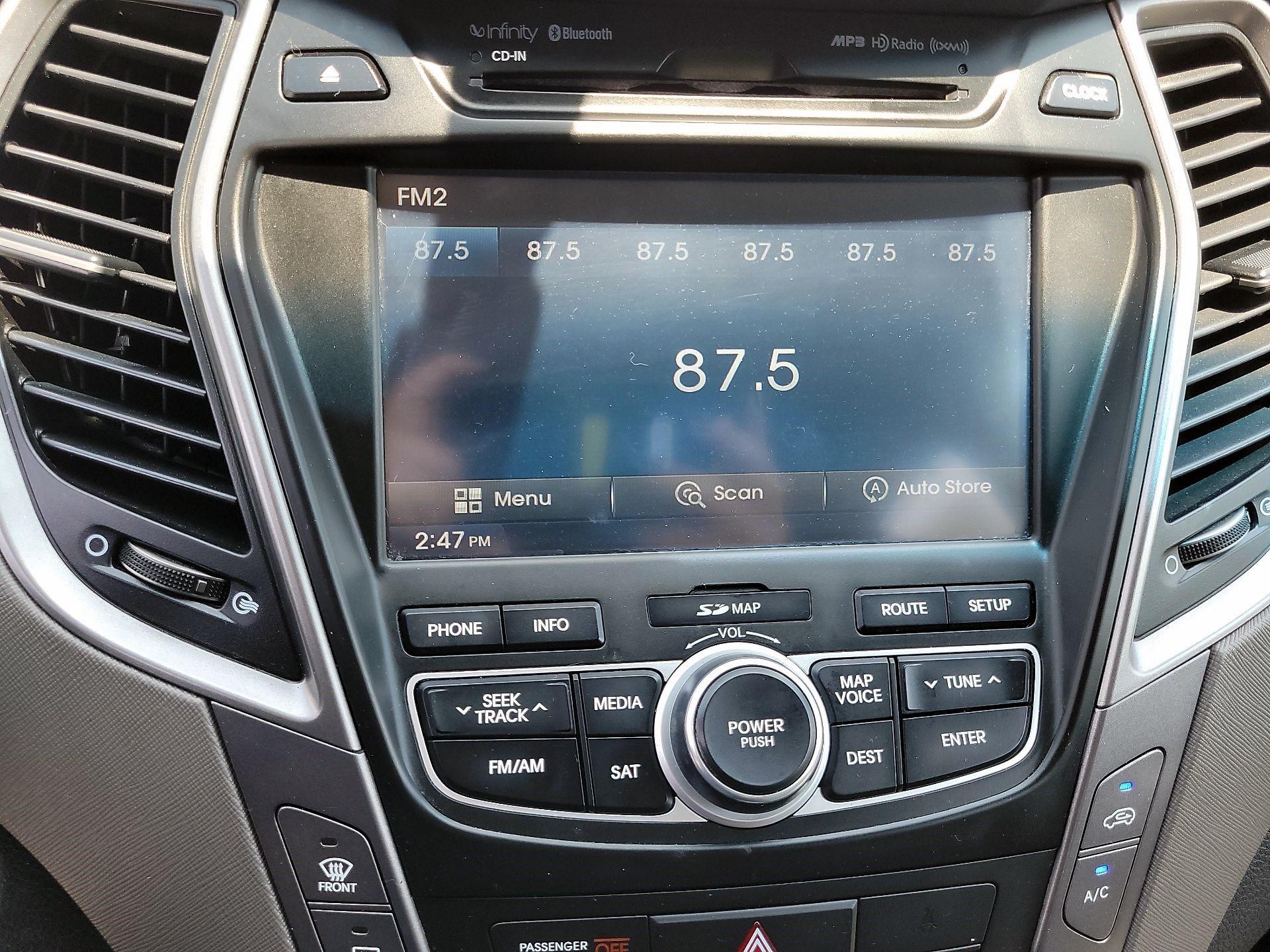 Thumbnail: 2015 Hyundai Santa Fe - 14
