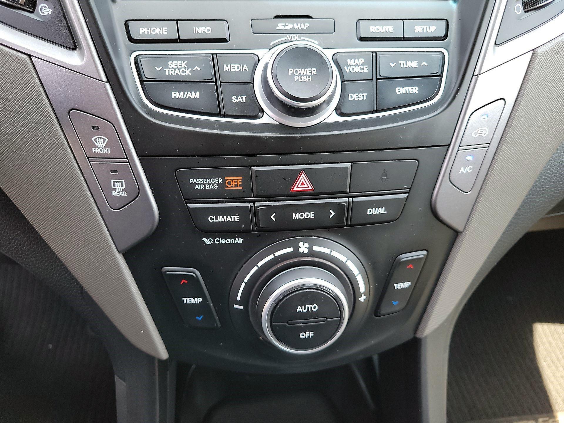 Thumbnail: 2015 Hyundai Santa Fe - 15
