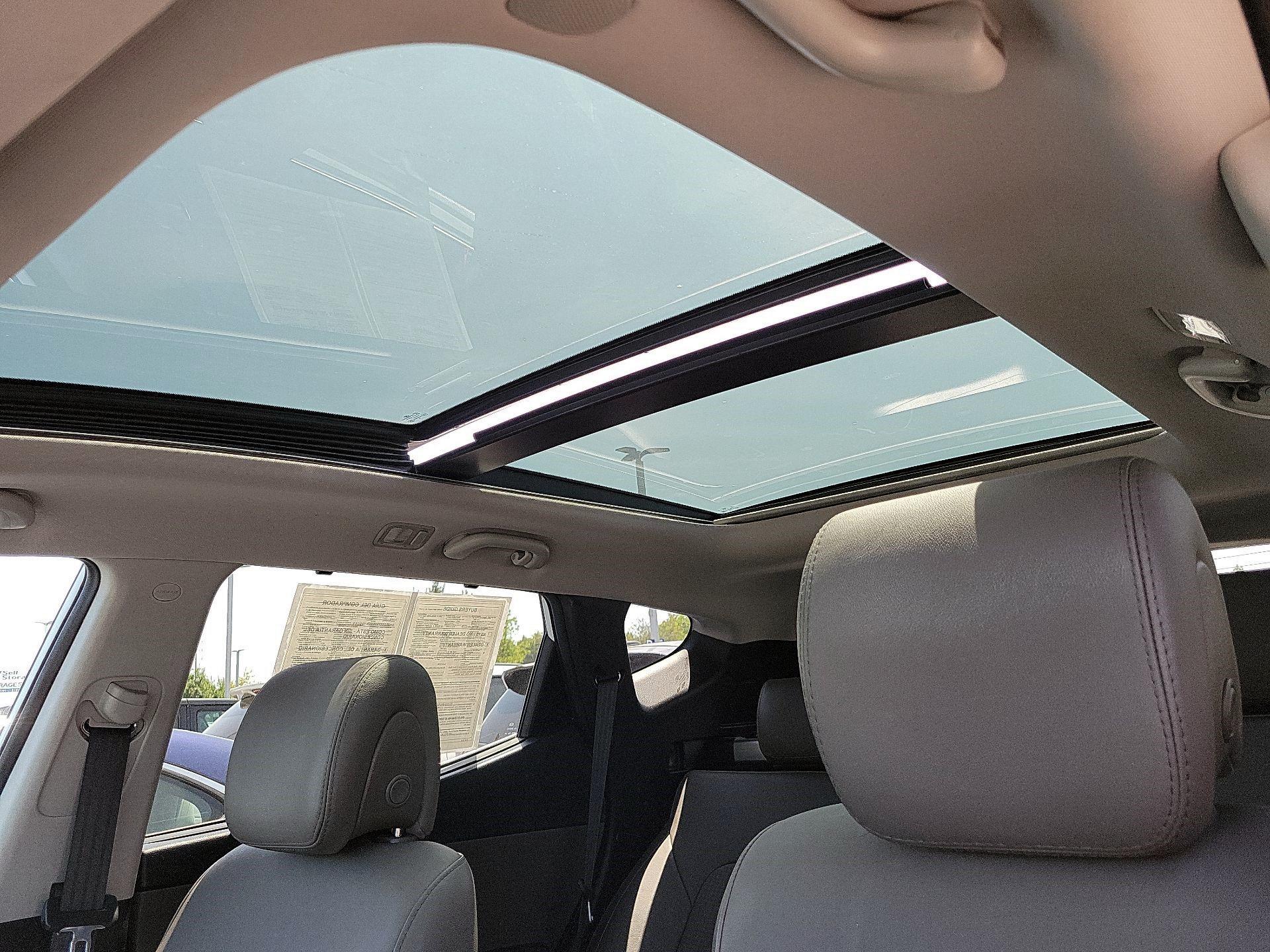 Thumbnail: 2015 Hyundai Santa Fe - 18