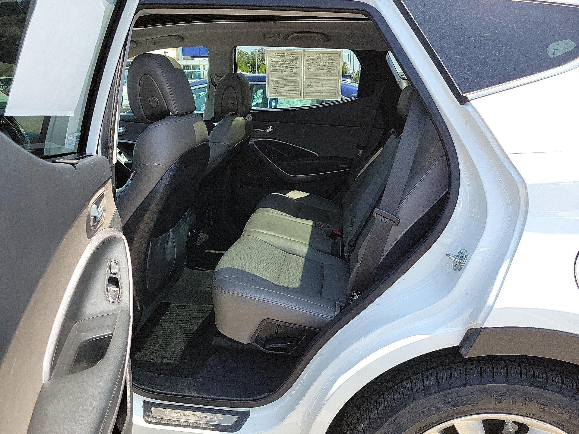 Thumbnail: 2015 Hyundai Santa Fe - 19