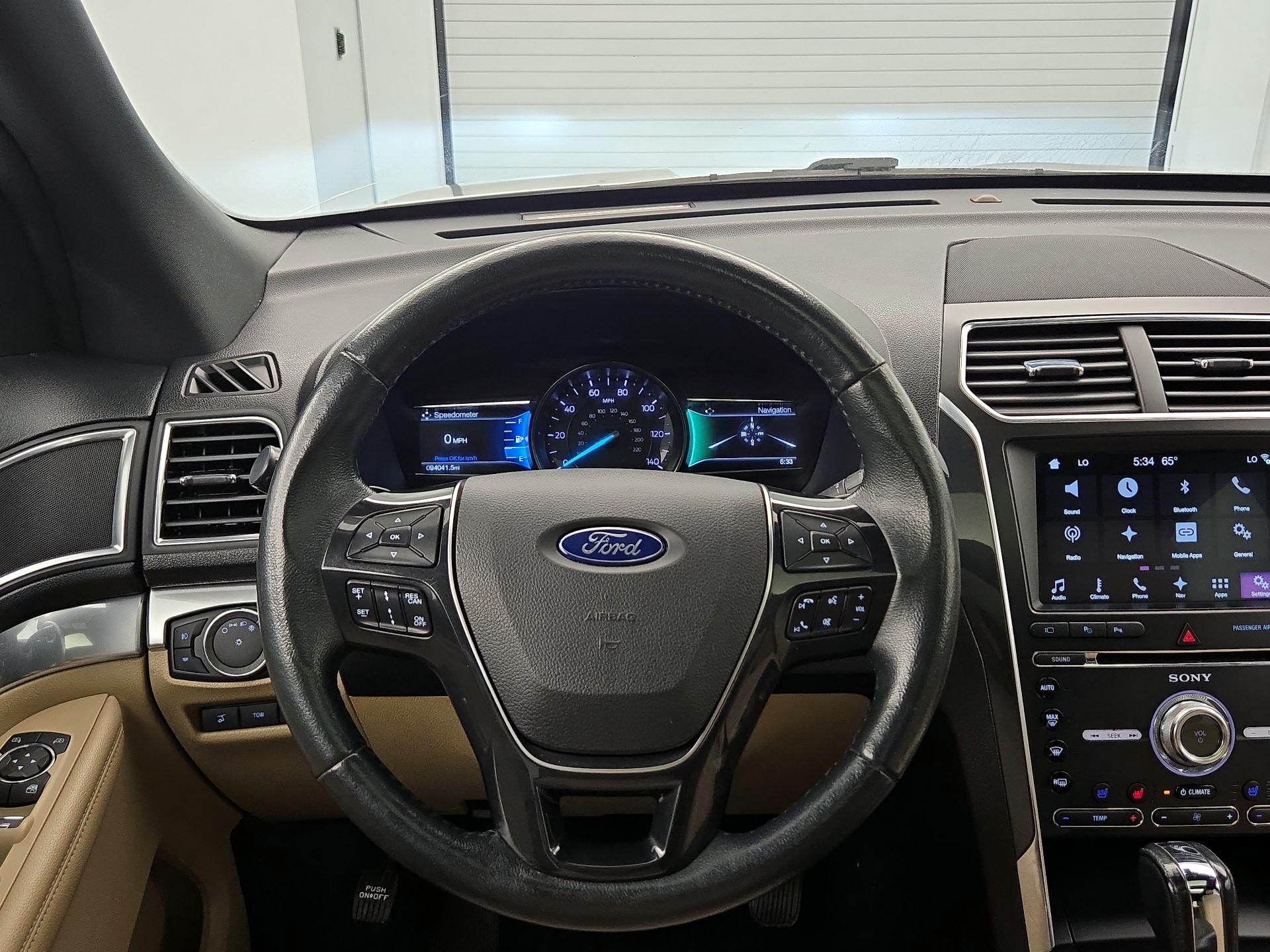 Thumbnail: 2017 Ford Explorer - 10