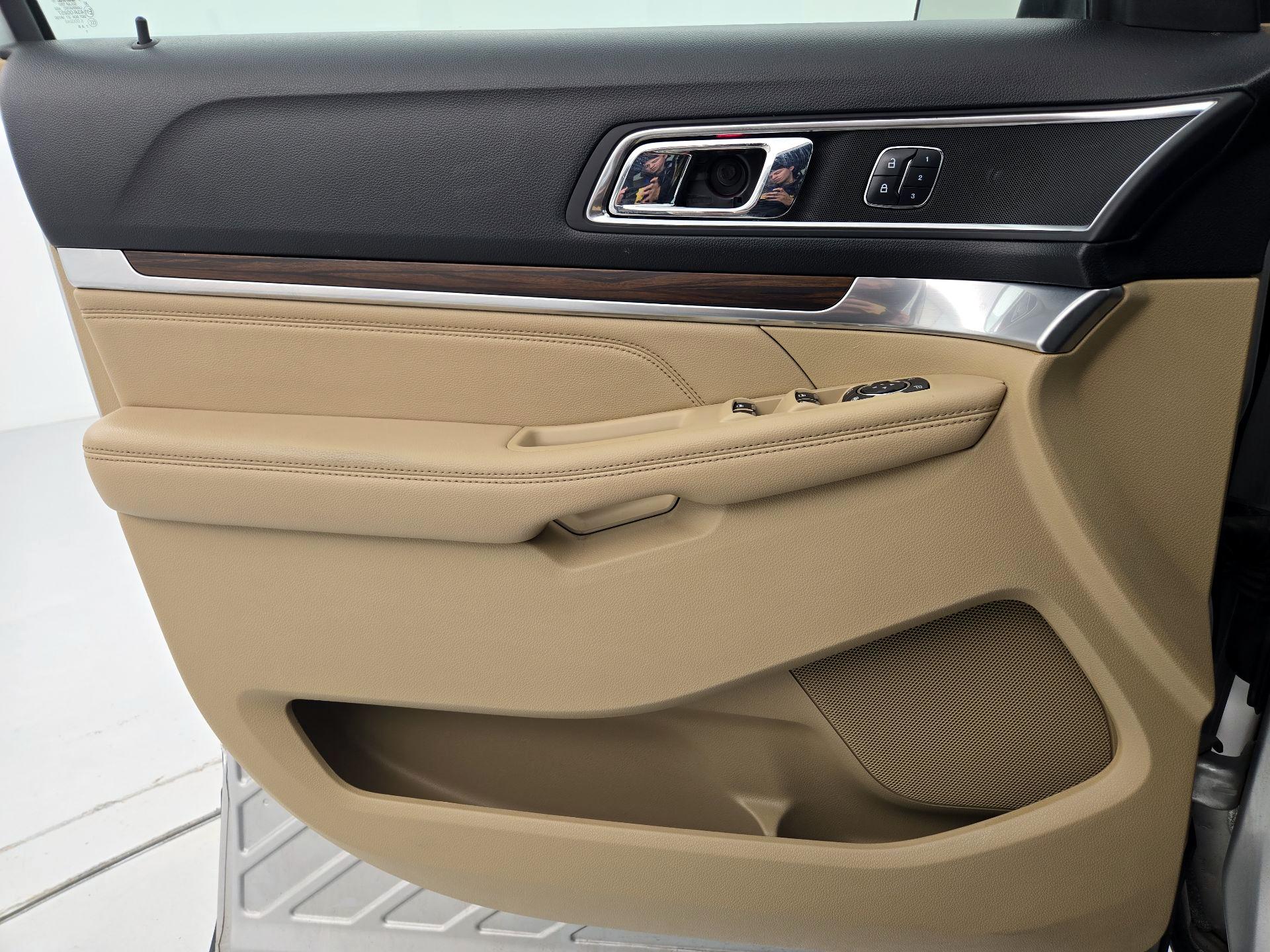 Thumbnail: 2017 Ford Explorer - 12