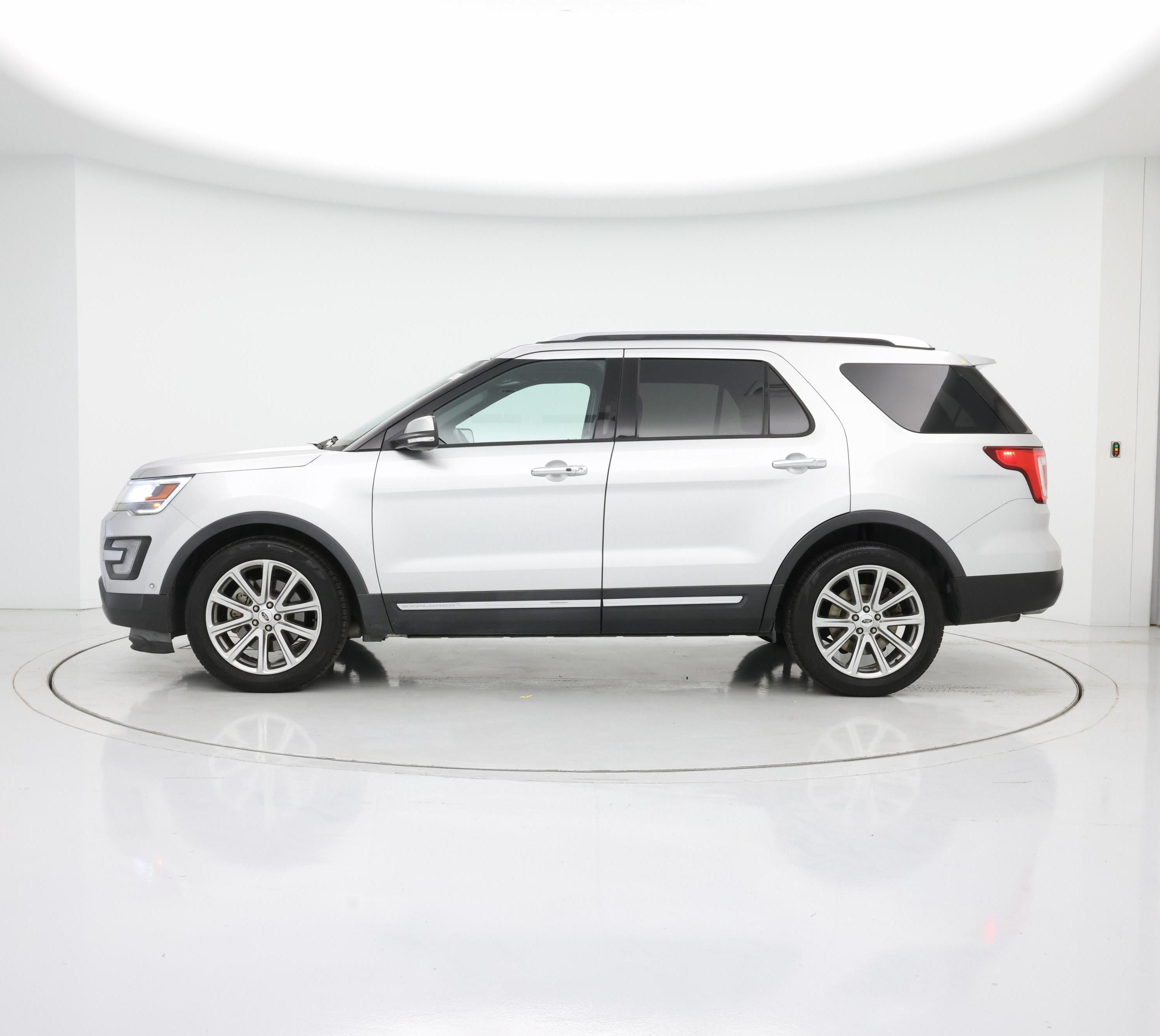 Thumbnail: 2017 Ford Explorer - 3
