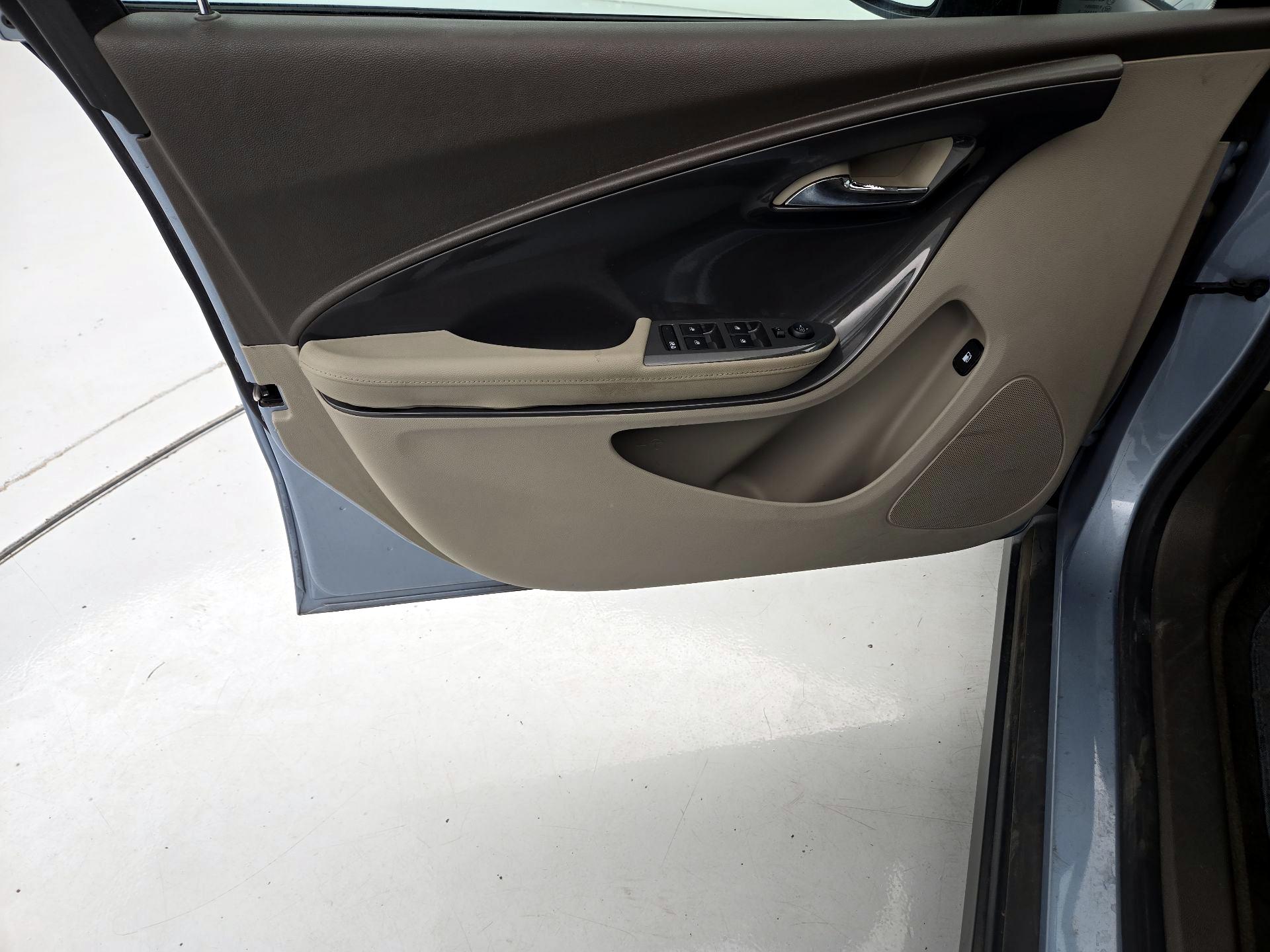 Thumbnail: 2014 Chevrolet Volt - 12