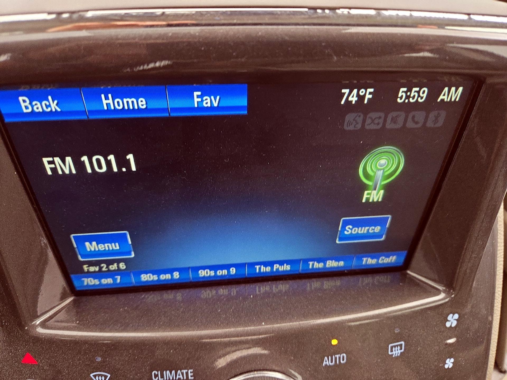 Thumbnail: 2014 Chevrolet Volt - 14