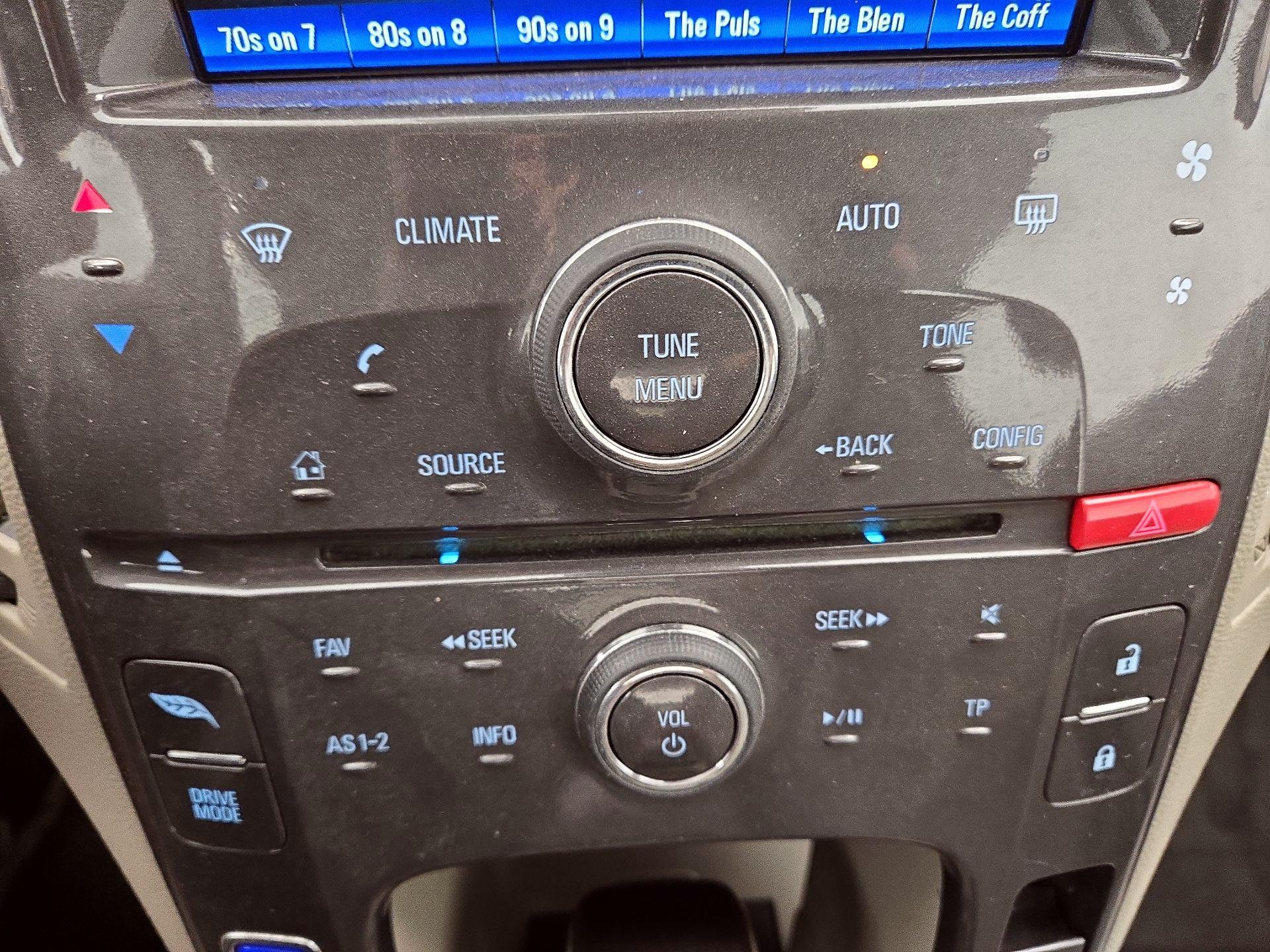 Thumbnail: 2014 Chevrolet Volt - 15